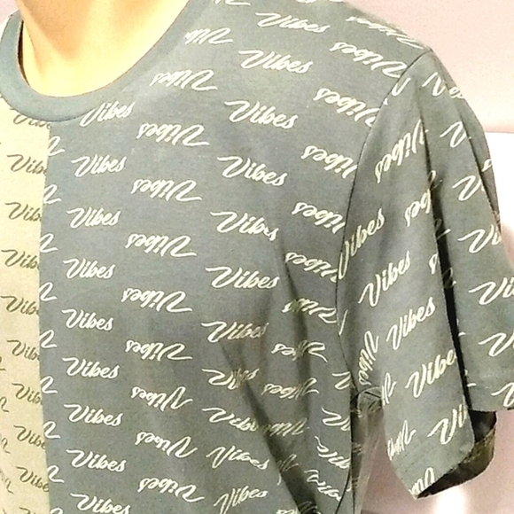 EIGHTY EIGHT VIBES SHORT SLEEVE GRAPHIC TEE SHIRT SIZE LARGE NWOT - Picture 4 of 6